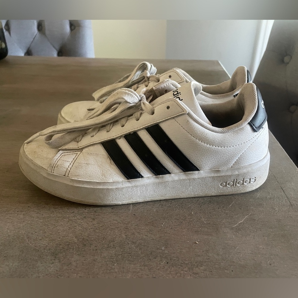 Women’s Adidas.